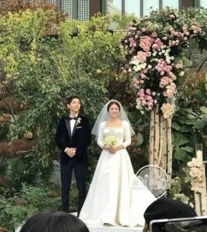 "Ва Банк" арқылы жүректерді жаулаған актриса танымал актерға тұрмысқа шықты