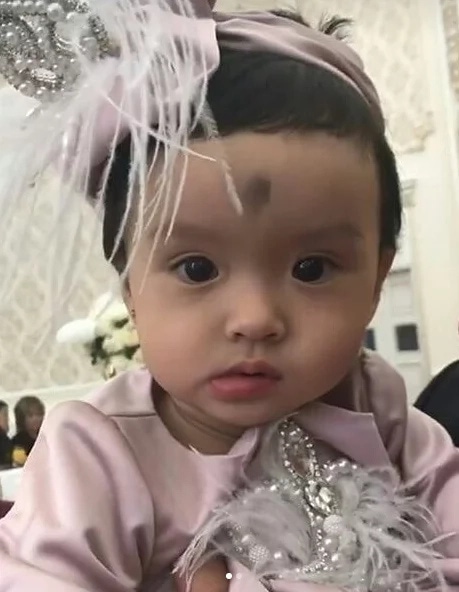 Аша Матай мен Арман Қоңыр тұңғыштарының тұсаукесерін дүркіретіп өткізді (фото, видео)