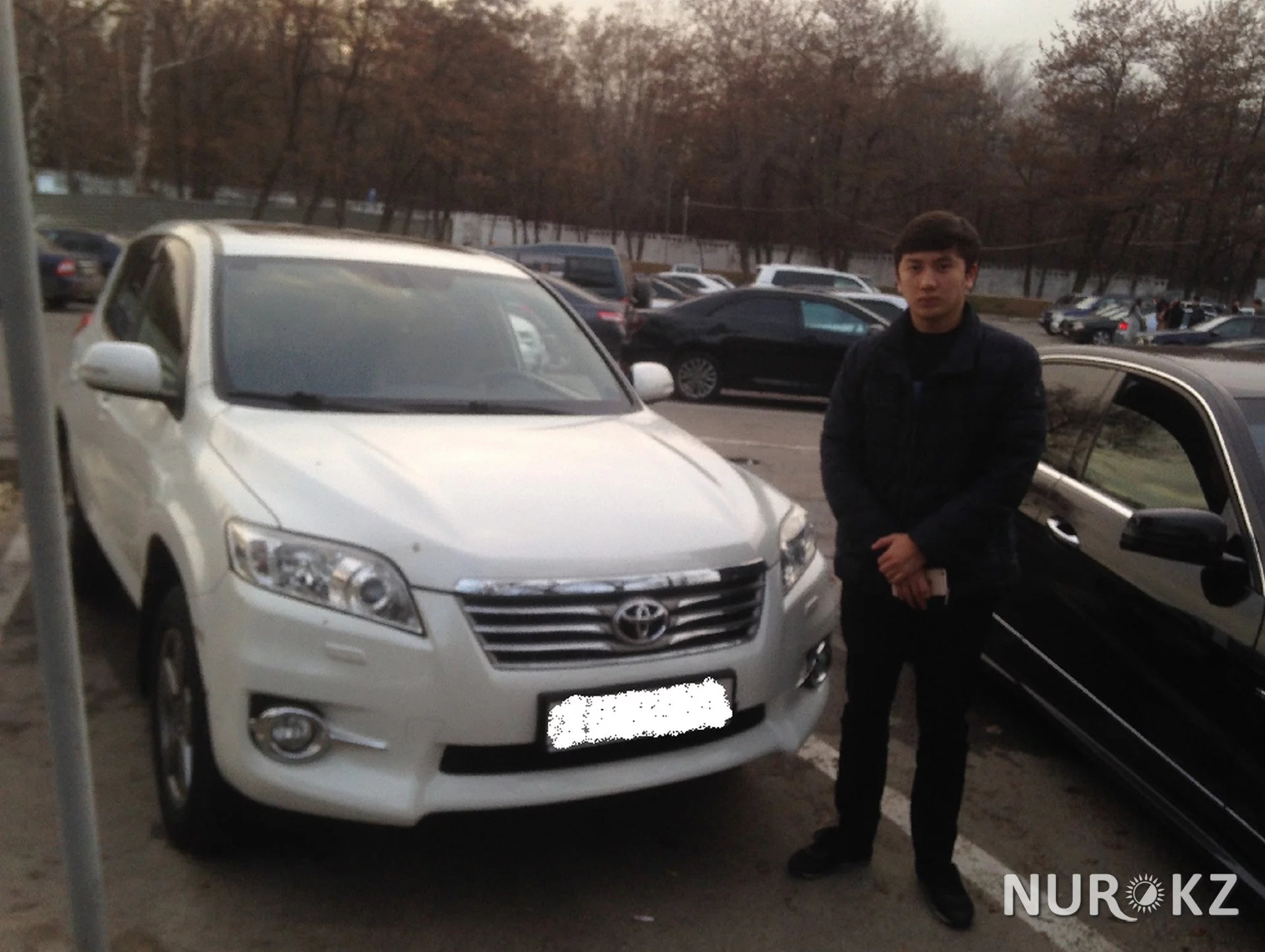 Қалталы студенттер: ҚазҰУ-да оқитын бай-бағланның балалары қандай көлік мінеді?