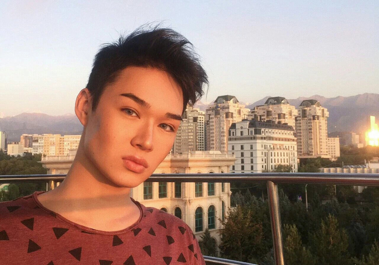 Боянудан алдына жан салмайтын қазақстандық жігіт өзін "гей" деп ойлайтындарға жауап берді