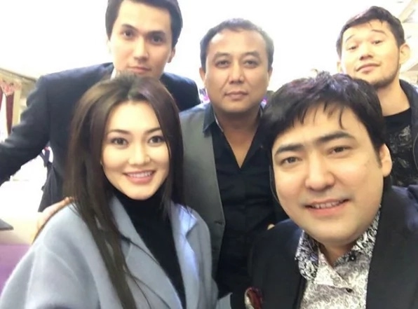 Сахнада жүргенін 30 жыл болған Мейрамбек ән кешін дүркіретіп өткізді (фото, видео)