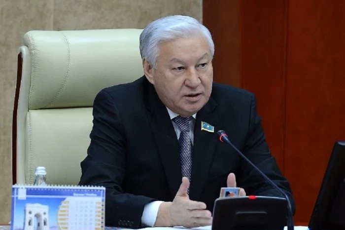 Белгілі мәжіліс депутаты жемқор ұлының сотына келмей қалды (видео)