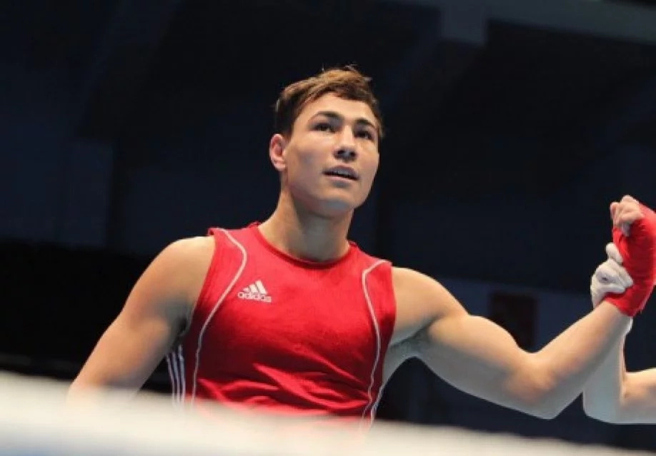 20 жастағы әлем чемпионы 31 секунд ішінде қарсыласын нокаутқа түсірді