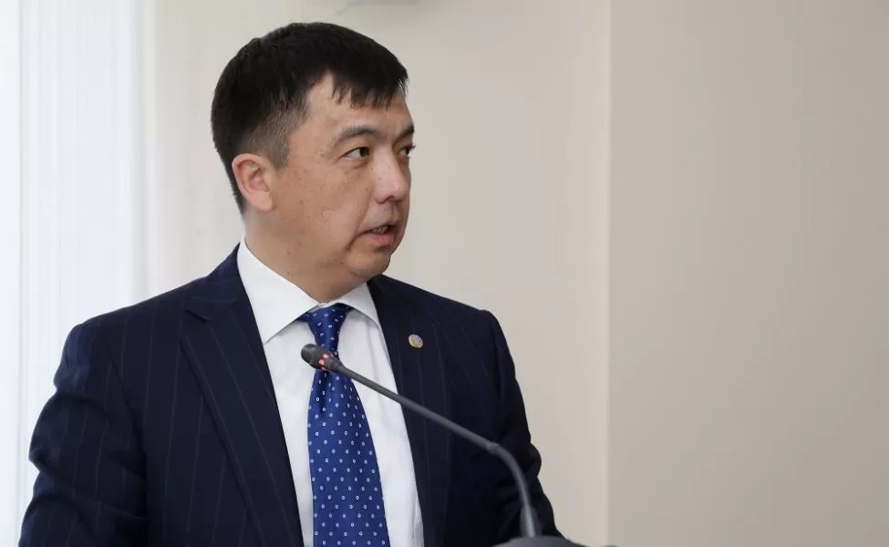 Ақтөбеде қан тапсыру үшін кезекте тұрған қала әкімін қызметкерлер танымай қалған