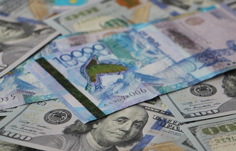 Доллар. Фото: taldykorgan-online.kz