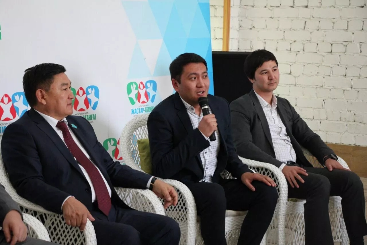 Асхат Садырбай: Мен - еріккеннен ажырасып, қайта үйленіп жүрген әйелқұмар адам емеспін