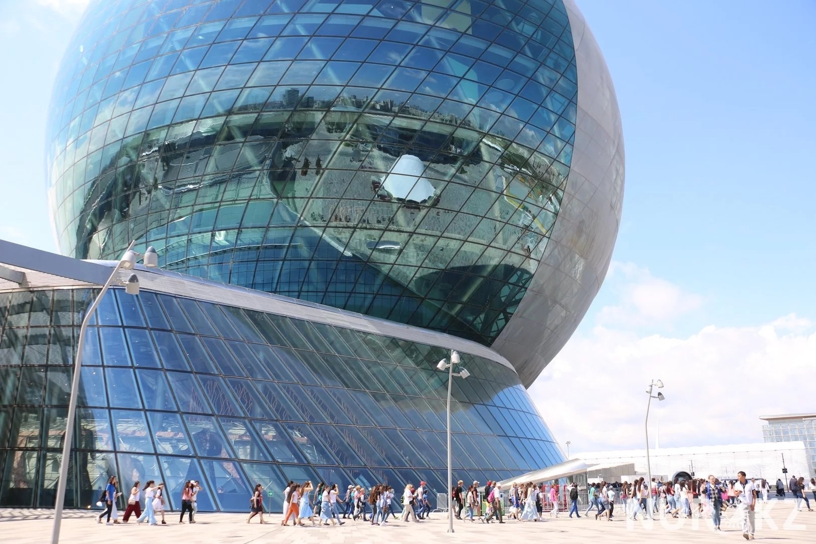 ЭКСПО қайта оралды: Он күннен соң Астанадағы алып шар мен павильондар ашылады