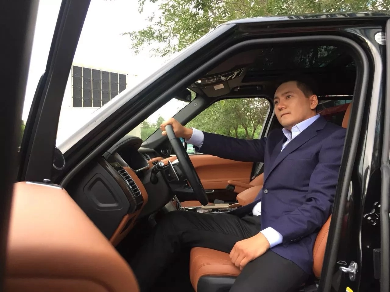 Асхат Садырбай: Мен - еріккеннен ажырасып, қайта үйленіп жүрген әйелқұмар адам емеспін