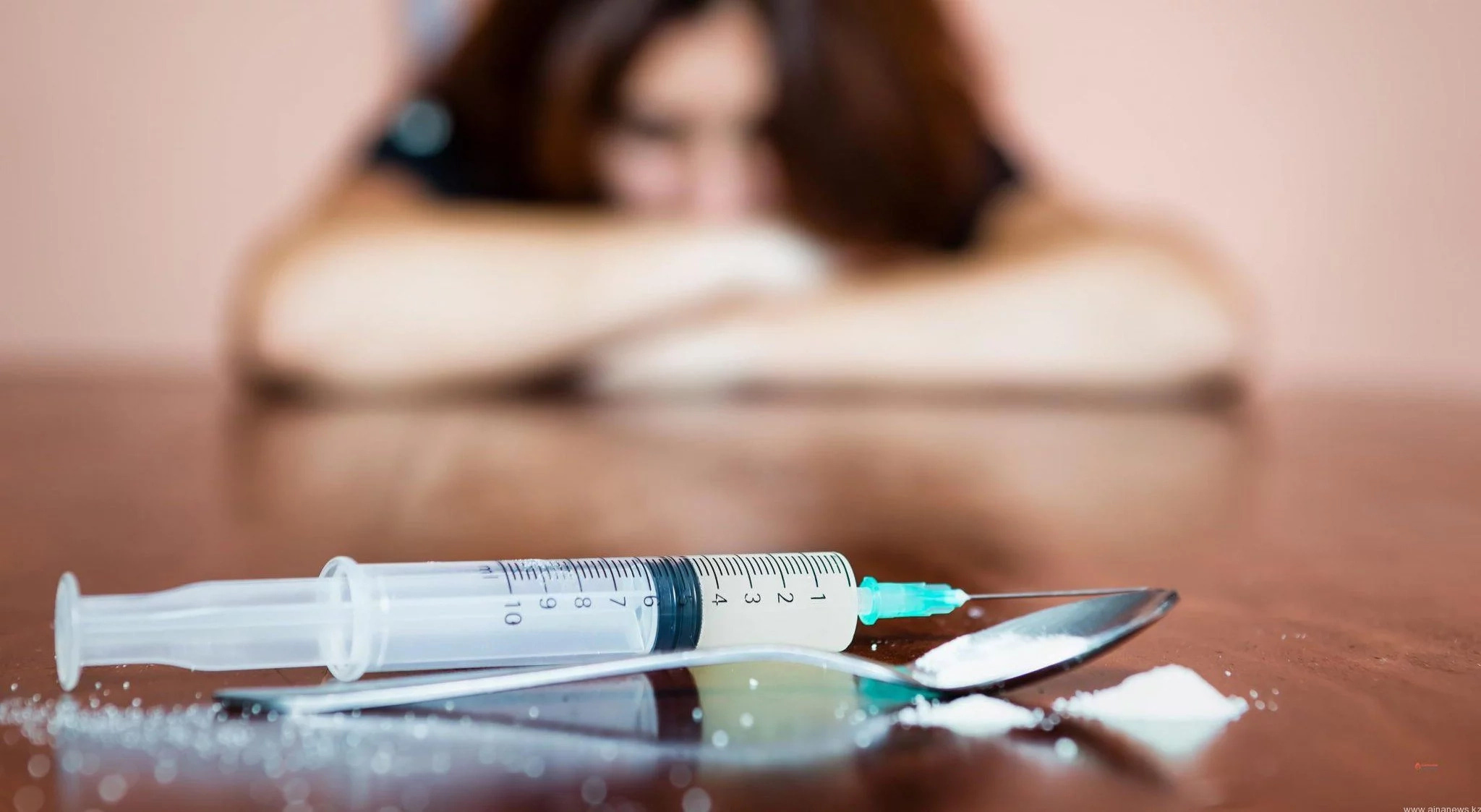 Дети с 10-лет начинают принимать наркотики в Казахстане