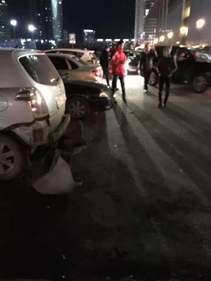 Астанада элиталық Infiniti көлігінің жүргізушісі жаяу жүргіншілерді қағып кетті (фото)