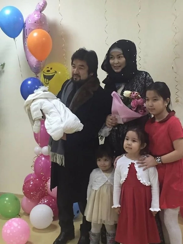 Бекболат Тілеуханның отбасында тағы бір ер бала дүниеге келді